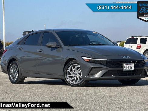 Used 2024 Hyundai Elantra SEL FWD image 1