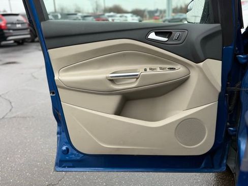 Certified 2019 Ford Escape SE image 13