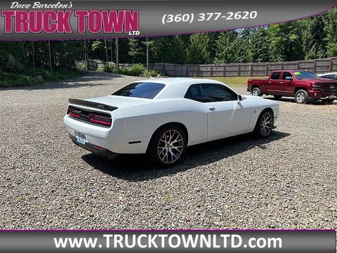 Used 2020 Dodge Challenger SRT Hellcat w/ Plus Package RWD image 4