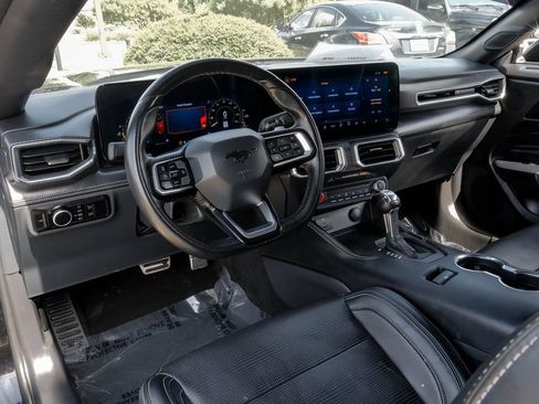 Used 2025 Ford Mustang GT Premium RWD image 11