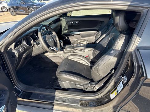 Used 2015 Ford Mustang Coupe RWD image 15