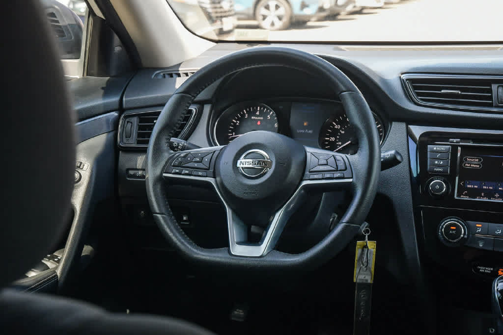 Used 2019 Nissan Rogue S w/ Special Edition Package FWD image 12