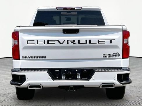 Used 2023 Chevrolet Silverado 1500 High Country w/ Technology Package AWD/4WD image 6
