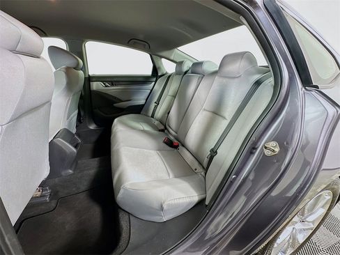 Used 2018 Honda Accord LX image 27