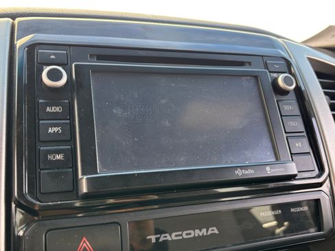 Used 2015 Toyota Tacoma 4x4 Double Cab image 25