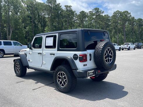 Certified 2025 Jeep Wrangler Unlimited Rubicon AWD/4WD image 6