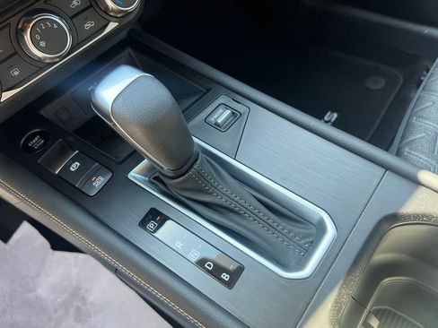 Certified 2025 Nissan Kicks SV AWD/4WD image 24