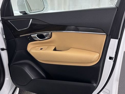 Used 2018 Volvo XC90 T6 Momentum w/ Convenience Package image 37