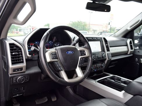Used 2021 Ford F250 Lariat w/ Lariat Ultimate Package AWD/4WD image 17