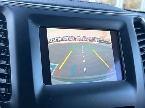 Used 2019 Jeep Cherokee Latitude Plus image 19