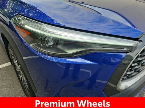 Used 2023 Toyota Corolla Cross XLE w/ Convenience Package AWD/4WD image 14