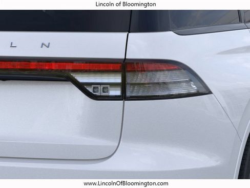 New 2026 Lincoln Aviator AWD w/ Jet Appearance Package image 22