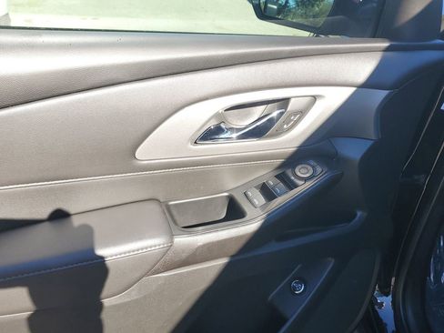 Used 2023 Chevrolet Traverse LT image 25