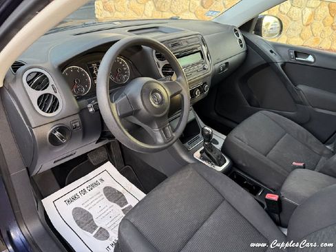 Used 2012 Volkswagen Tiguan S image 5