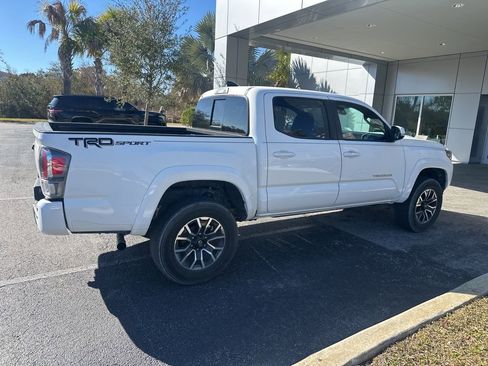 Used 2022 Toyota Tacoma TRD Sport w/ TRD Premium Sport Package image 10