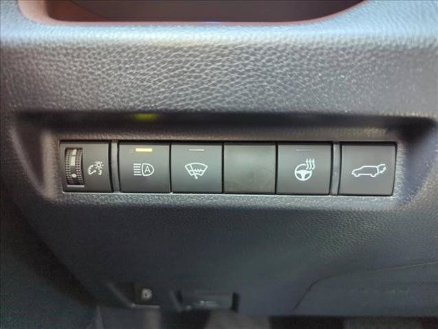 Certified 2020 Toyota RAV4 Limited w/ Limited Grade Weather Package AWD/4WD image 15