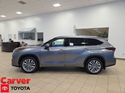 New 2026 Toyota Highlander Platinum