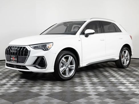 Used 2021 Audi Q3 2.0T Premium Plus w/ Premium Plus Package image 1