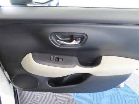 Used 2024 Honda HR-V LX image 32