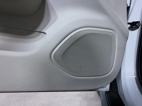 Used 2020 Volvo V60 T5 Cross Country image 23