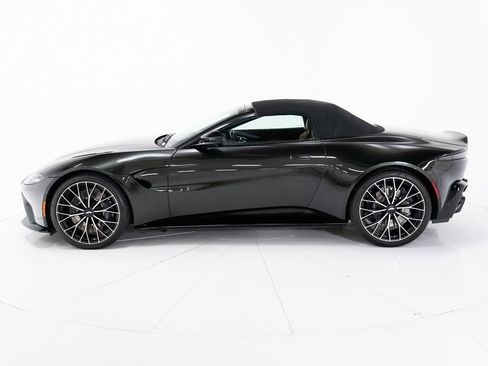 Used 2023 Aston Martin V8 Vantage Roadster image 11