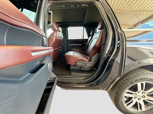 Used 2022 Ford Expedition Max Limited AWD/4WD image 28