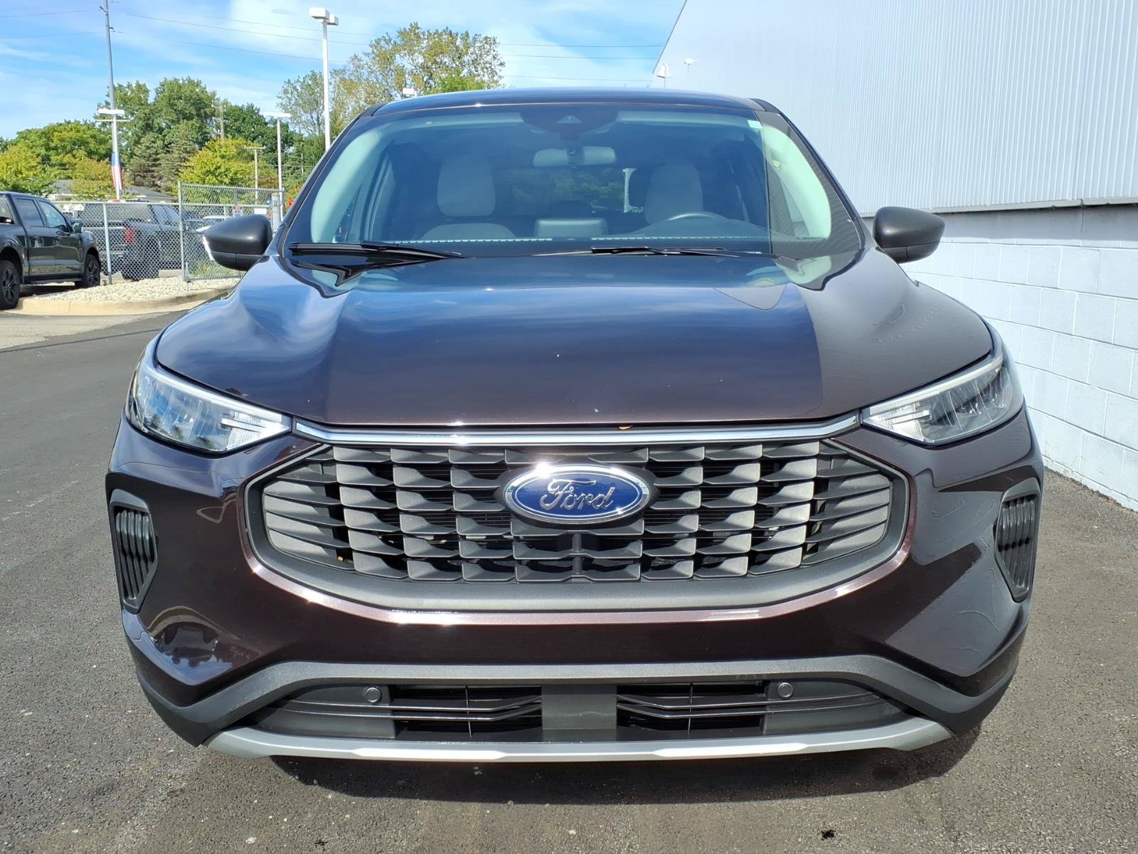 Certified 2023 Ford Escape Active AWD/4WD image 2