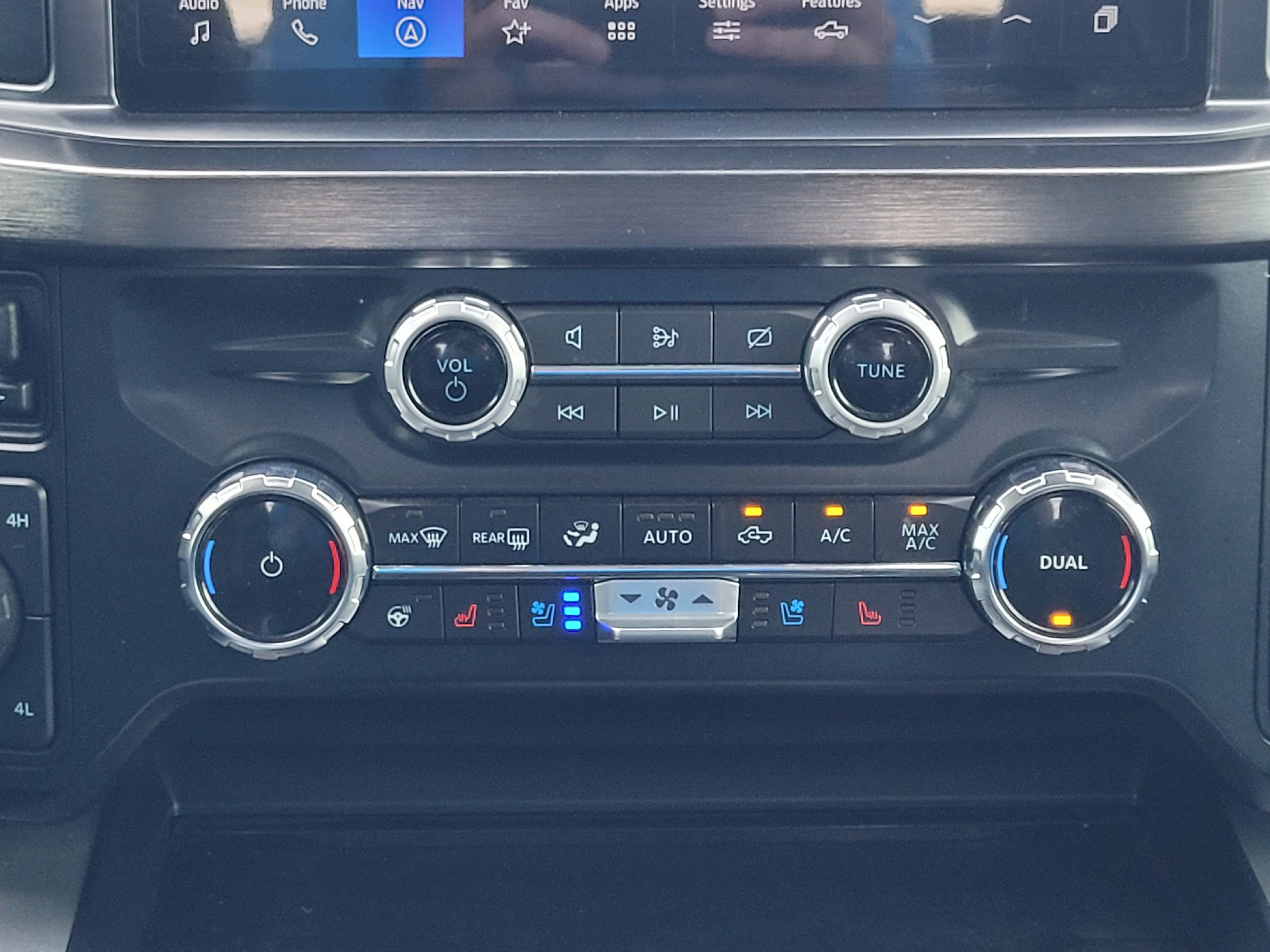 Used 2024 Ford F250 Lariat w/ FX4 Off-Road Package AWD/4WD image 19