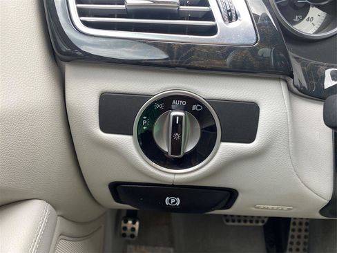 Used 2015 Mercedes-Benz CLS 400 4MATIC w/ Premium 2 Package image 30