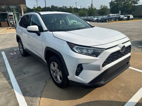 Used 2021 Toyota RAV4 XLE FWD image 1