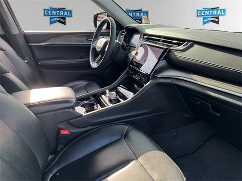 Certified 2023 Jeep Grand Cherokee Limited image 15