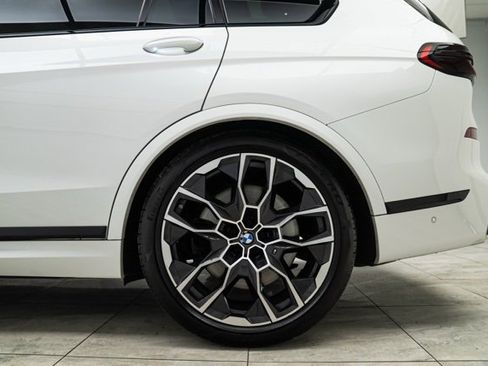 Used 2026 BMW X7 M60i image 34