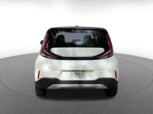 Used 2025 Kia Soul LX w/ LX Technology Package image 14