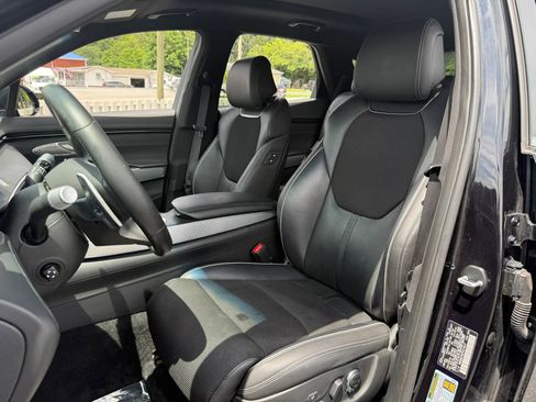Used 2023 Genesis GV70 2.5T w/ Sport Prestige Package AWD/4WD image 28