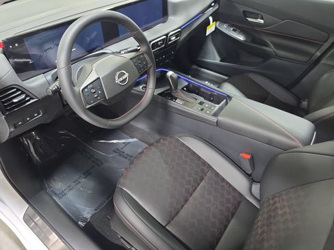 New 2026 Nissan Sentra SR w/ SR Premium Package FWD image 15