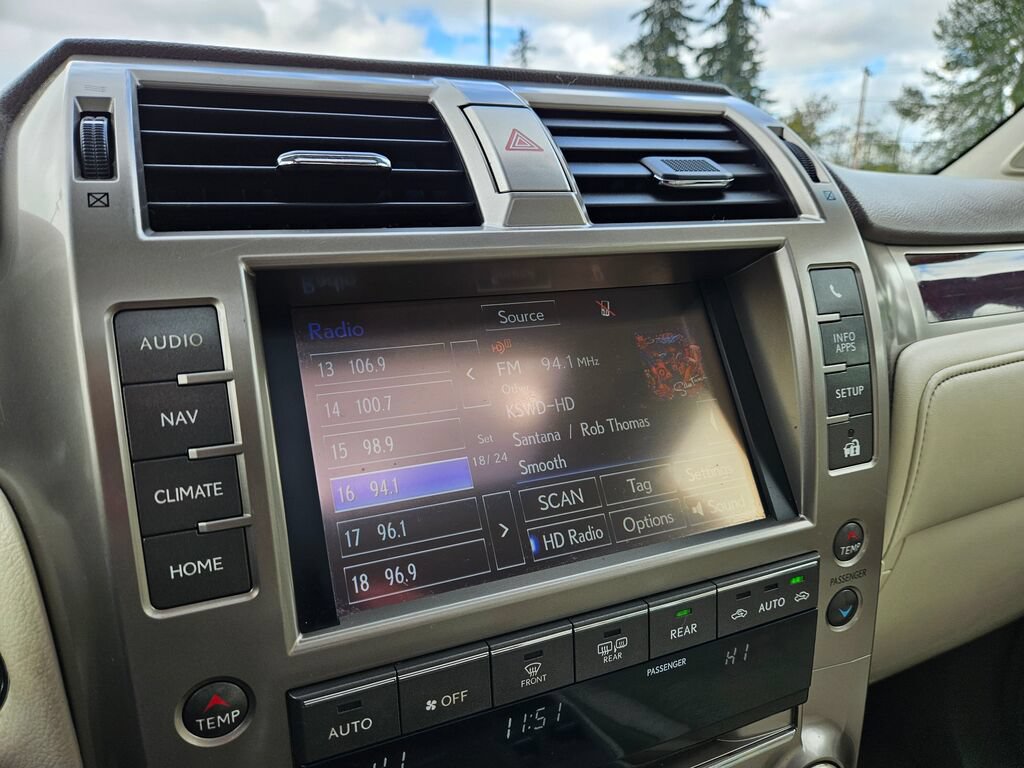 Used 2014 Lexus GX 460 Luxury AWD/4WD image 21