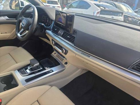 Certified 2025 Audi Q5 2.0T Premium image 12