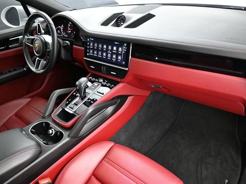 Certified 2022 Porsche Cayenne Coupe image 31
