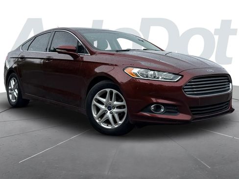 Used 2016 Ford Fusion SE w/ Equipment Group 202A FWD image 1