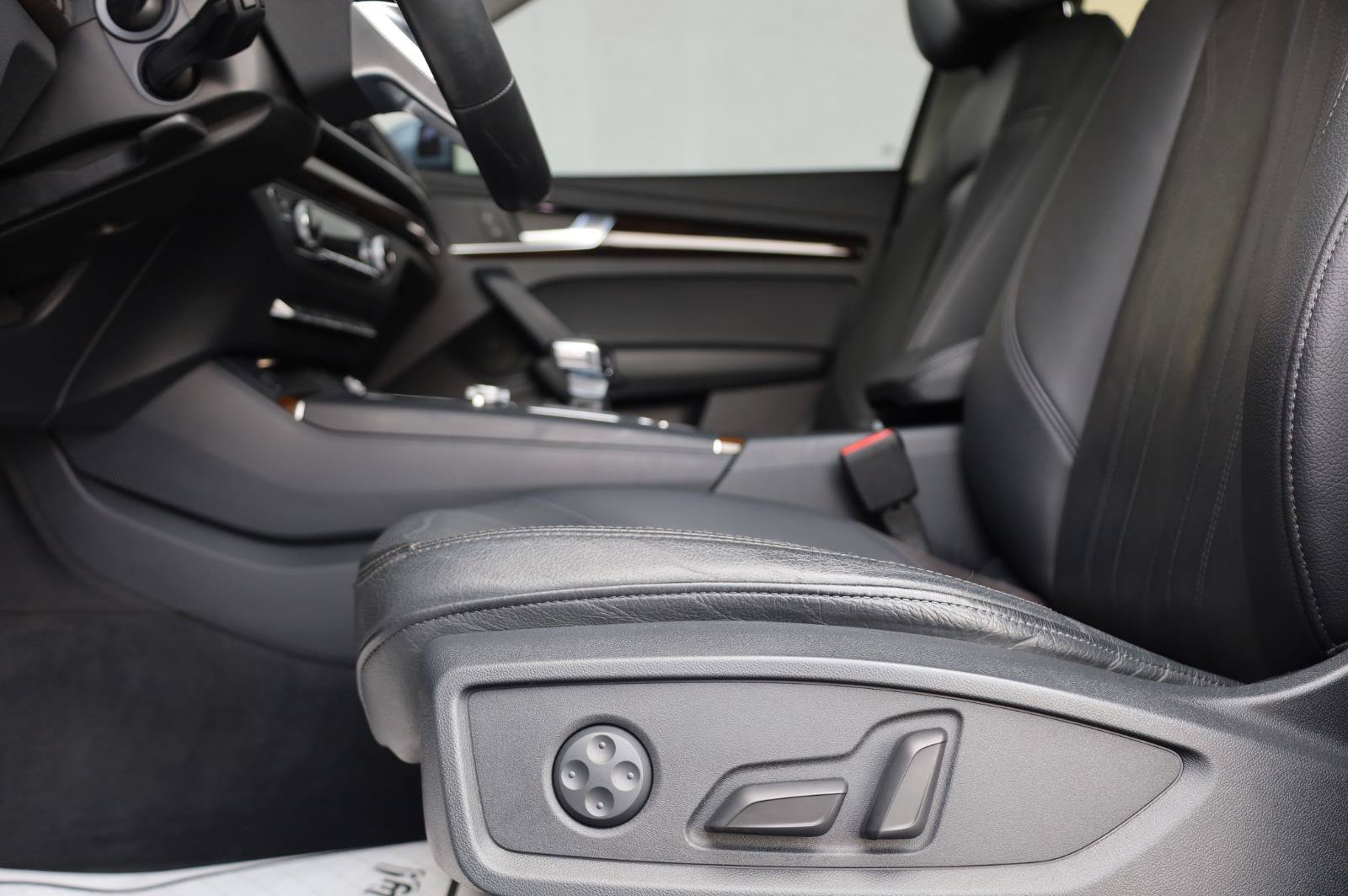 Used 2018 Audi Q5 2.0T Premium Plus w/ Premium Plus Package AWD/4WD image 19