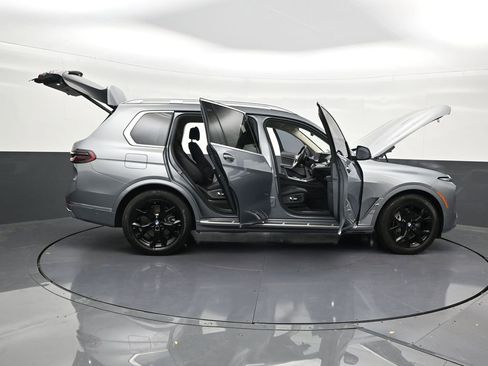 Used 2025 BMW X7 xDrive40i w/ Parking Assistance Package image 35