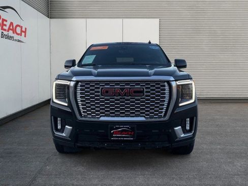 Used 2021 GMC Yukon Denali w/ Denali Ultimate Package image 3