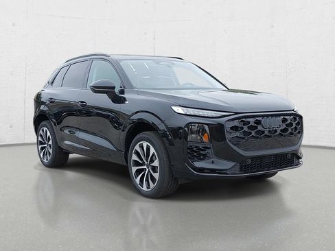New 2026 Audi Q3 quattro 2.0T AWD/4WD image 3