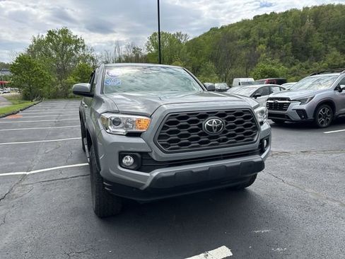 Used 2021 Toyota Tacoma SR5 w/ Trail Edition AWD/4WD image 11