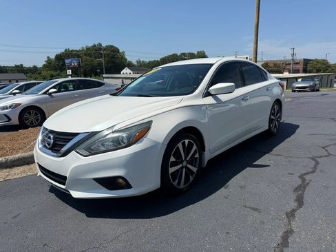 Used 2016 Nissan Altima 2.5 SR FWD image 3