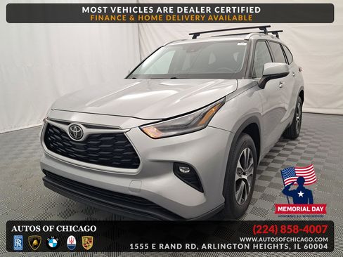 Used 2021 Toyota Highlander XLE FWD image 1