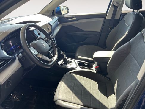 Used 2024 Volkswagen Taos SE FWD image 19