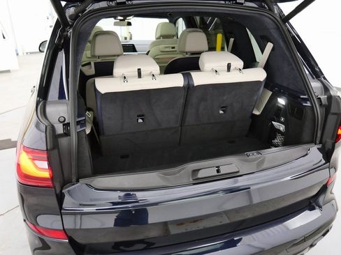Used 2022 BMW X7 M50i image 37