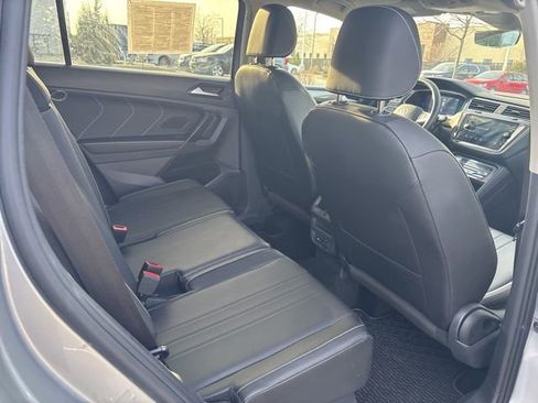 Used 2022 Volkswagen Tiguan SE AWD/4WD image 37
