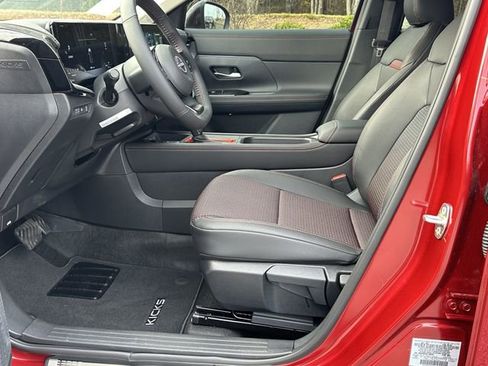 New 2026 Nissan Kicks SR w/ Illumination Package FWD image 11